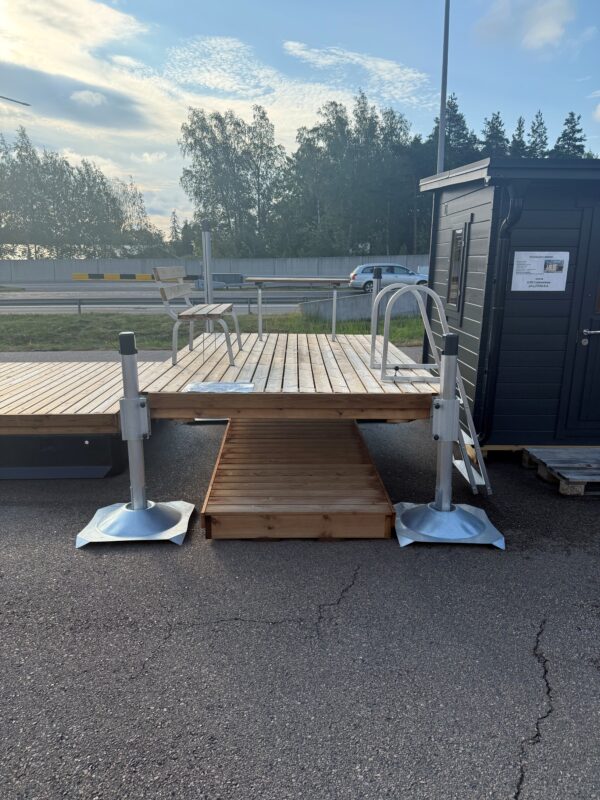 Mallilaituri Oloneuvos 6,8 + 3-askeliset portaat + kahden istuttava penkki ja pöytä, Kotka - Image 2